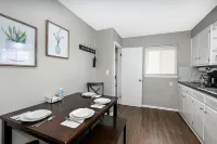 Scenic hiking in Cuyahoga Valley National Park! 1BR house, central air & laundry