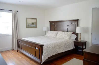 Spinnler Point Lake House walk to Lake Wallenpaupack Boat Slip Hotel dekat Lake Wallenpaupack