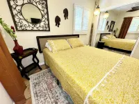 Escape to a Tropical Paradise with a Private Pool & Jacuzzi Hôtels à proximité de : Fort Lauderdale Country Club