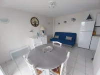 Charming Apartment with Wifi 5 Minutes Walk from the Beach and Town Center