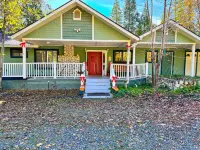 Let our place be the basecamp for your exploration at Yosemite! 네바다 폭포 주변 호텔
