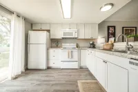 ❂ Amazing Townhouse! 2 BR, 1.5BA, Sleeps 5 w/AC! ❂