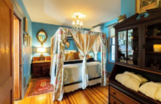 Luxury Spa Retreat with Sauna, Hot Tub & Swimming Pool in the Heart of Hudson