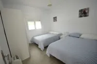 Villa in Los Caños de Meca of 600m2 plot next to the field and the beach.