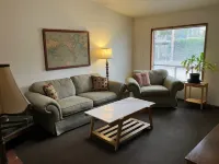 Cozy Apartment Blocks from Downtown Eugene - Apartments