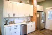 The Dragonfly- A Historic Gem COMPLETELY Restored! Hotel a Johnson County