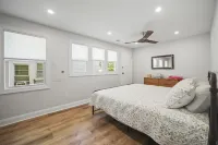 4 houses from the beach!  Belmar Rear East Cottage