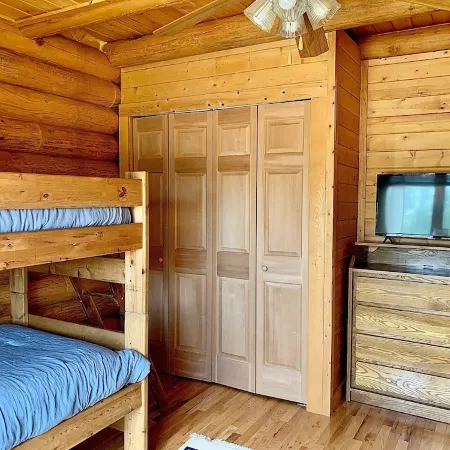 Cowboy Cabin in the Mountains - Quiet Getaway