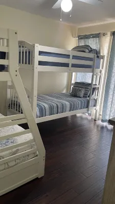 Private Townhouse NO Elevators 200 feet from the beach walking distance