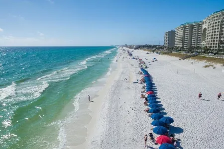 Majestic Sun Deluxe 404B-2BR/2BA Beachview condo w/ gym & heated indoor pool! Отели рядом с достопримечательностью «Destin FL Rentals»