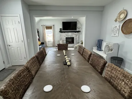 Mountain View Farmhouse, fully renovated to include all the modern needs