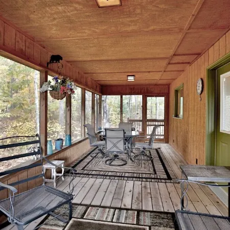 Woodland Trails Cabin on 130 acres with wildlife and miles of private trails