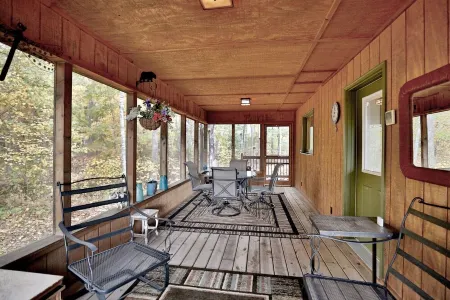 Woodland Trails Cabin on 130 acres with wildlife and miles of private trails