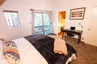 Stunning secluded creekside A-Frame cabin/gameroom