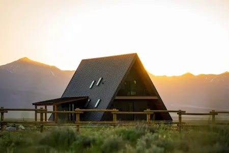 Luxury 3-bdr A-Frame on 35 acres with Mountain Views, Westcliffe, CO
