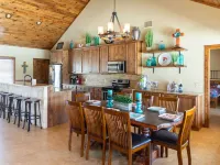 Longhorn•Pool•Cabana Kitchen•Quiet SubDiv•Sleeps 27•FREE Frio Access +VIP Perks Hotels in Concan