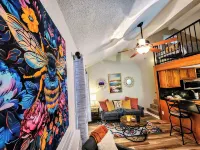 The Bee's Knees' Hotels in Garland County