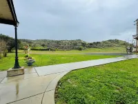 Cozy Private Suite with bathroom, 28 mins from Sequoia National Park.