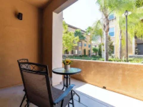 2 Bedrooms ✦ Ground Floor Unit ✦ Pool ✦ Wi-Fi ✦ Gym ✦ Pack 'n Play Hoteles en Camarillo