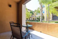 2 Bedrooms ✦ Ground Floor Unit ✦ Pool ✦ Wi-Fi ✦ Gym ✦ Pack 'n Play