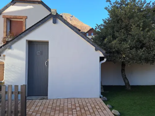 Babylone apartment in a detached house