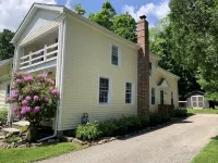 The Thistle House off Chardon Square Hotels near Target