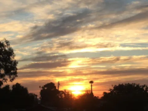 Private studio less than a mile from the beach, with Full Kitchen and Bathroom