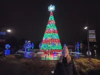 Solitude in the City! Beautiful home, easy access to all Columbus! 1/2 Acre Lot! 콜럼버스 호텔