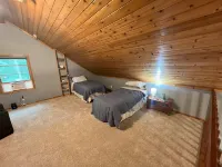Home with Lake Access and 2023 Tri-toon available to rent