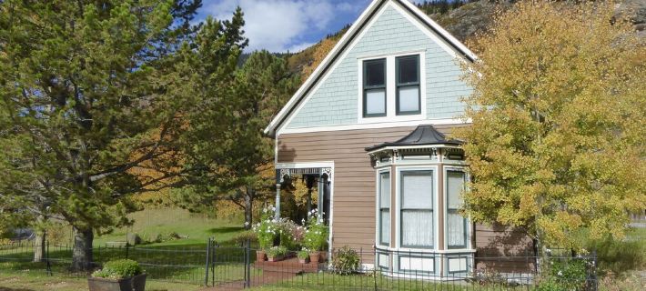 Enjoy some R & R at this historic cottage in the best neighborhood in town! シルバートンのホテル