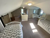 Exclusive Pewaukee Lake House ~ Includes Kayaks! Hotels in Pewaukee