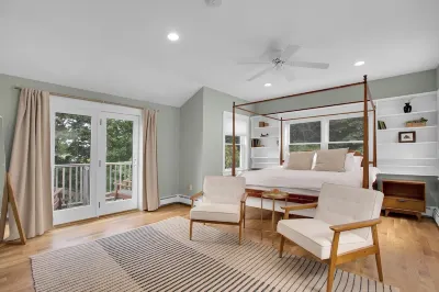 Family friendly home in heart of Cape Porpoise Hotels near Maine-ly Drizzle, Kennebunkport ME - open 7 days a week.