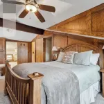 Big Mountain Treehouse!  Beautiful cabin home w/ SPECTACULAR views of Lake