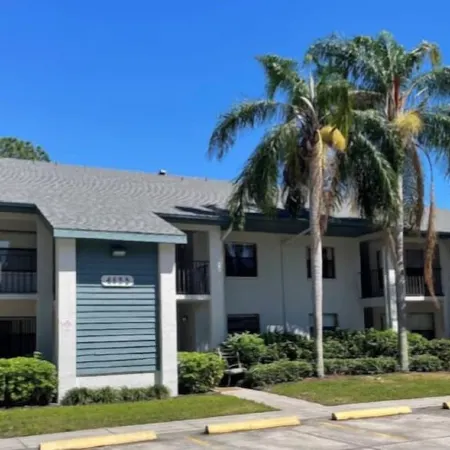 Bright Waterfront Condo Corner Unit with Lanai ~ close to AMI beaches and IMG