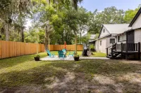 20 MINUTES AWAY FROMTHE BEACH Hotels near Winn-Dixie