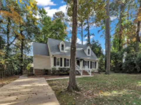 The Dogwood Cottage Hotels in Meredith