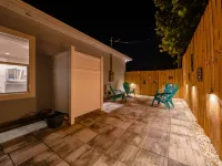 *NEW* Clean Beach Retreat- 2.5 block walk to the beach