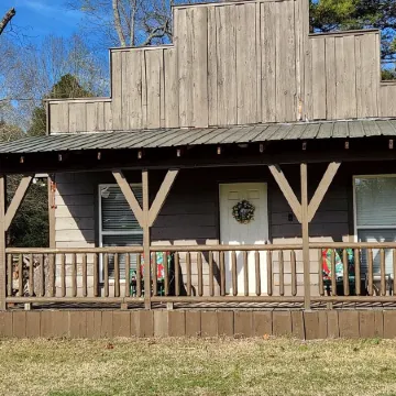 10. Spacious 1 bedroom cabin