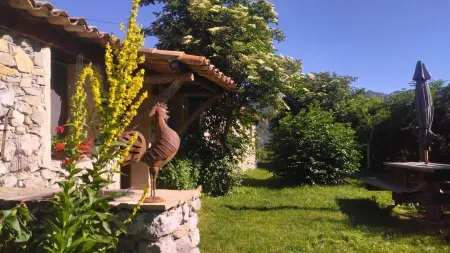 "La Bergerie "Gîte at the end of the world. La Valbonnette