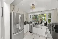 2BR Home in Menlo Park Near Stanford University! Hotels in Menlo Park