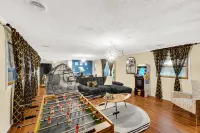 VIP! LUXURY 4BD 5min to Lake Michigan beach Big Pool with heater!!