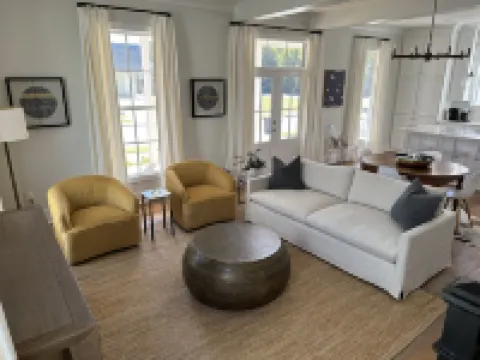 Top Rated home in Starkvegas for a game day experience!! 3 Min from campus!