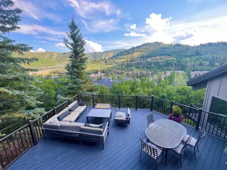 Remodeled Deer Valley Condo ~ Amazing Views ~ Minutes from Slopes & Main Street