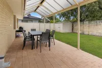 Stylish 5-Bedroom Home Geographe Hotels in Geographe