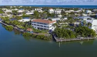 Waterfront, 100ft Dock, Kayaks, Bikes, Pool, Hot Tub, Basketball & Pickleball