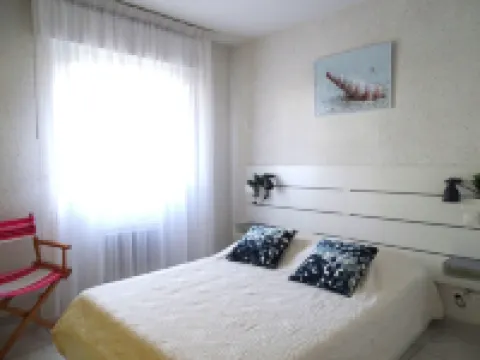 Fancy the ocean? 500 m from the beach, wifi fiber, bed linen, terrace, pool, parking