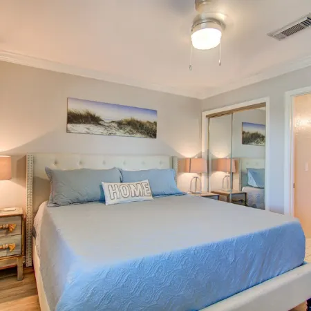 Miramar's 2 Min Walk to the Beach with Private access!