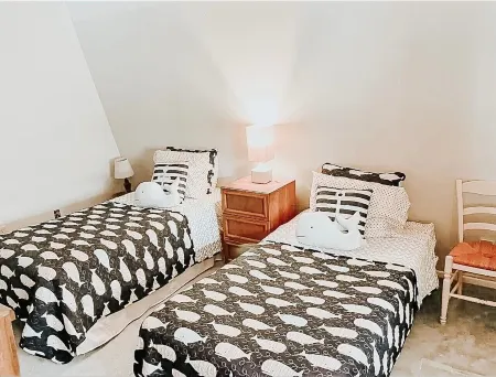 Loft-e-Lagoon -No Cleaning fee-Grated community-2 minute to the beach