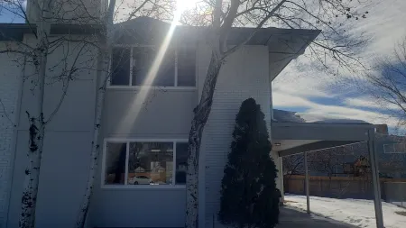 Pet Friendly spacious home. Close to everything