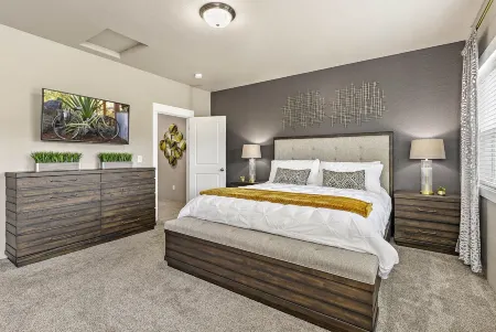 U1 - 2 King Beds - 1G Wi-Fi - Office - Beautiful Home!